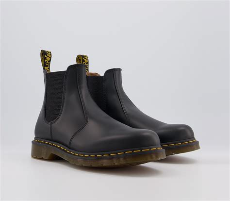 dr martens  chelsea boots black leather boots