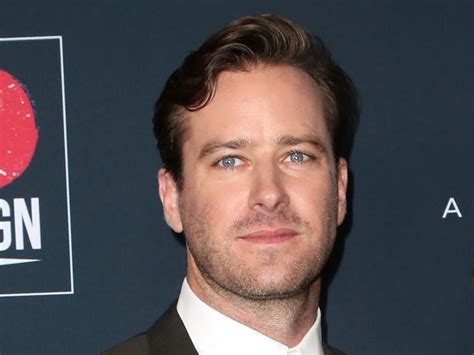 armie hammer declara “lo siento de verdad” por los