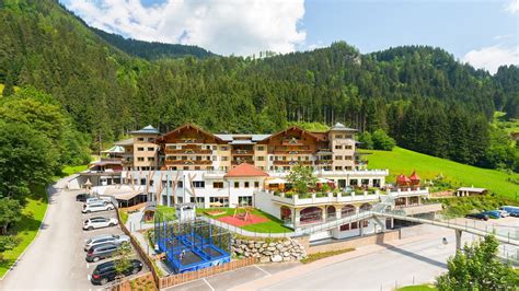 kinderhotel waldhof hotel  grossarl ski amade