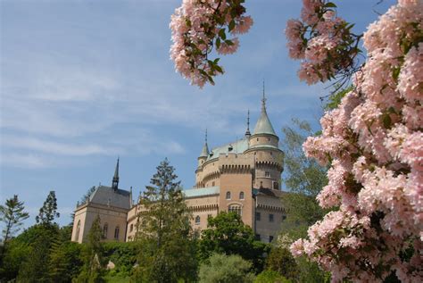 slovak castle  bojnice    beautiful castles  europe
