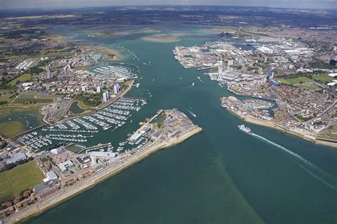 portsmouth harbour evacuation  unexploded lb wwii bomb   metro news