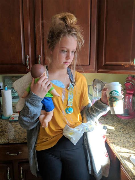 This Girl S Tired Mom Halloween Costume Is Everything