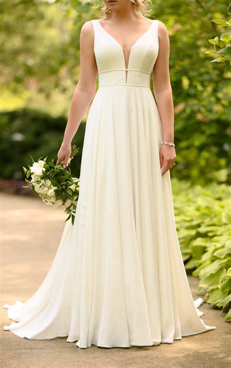 minimalist grecian inspired wedding gown stella york