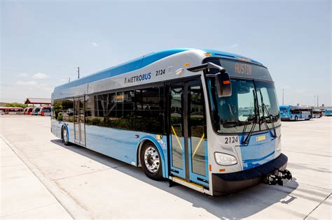 capital metro unveiling   electric buses   transitions    electric fleet kxan