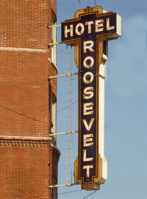 Hotel Roosevelt Chicago A Nice Vintage Sign In