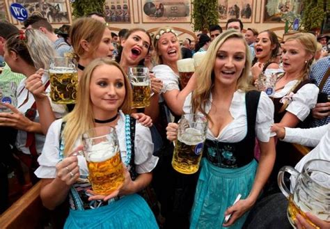bavarian beer carnival oktoberfest kicks off in munich
