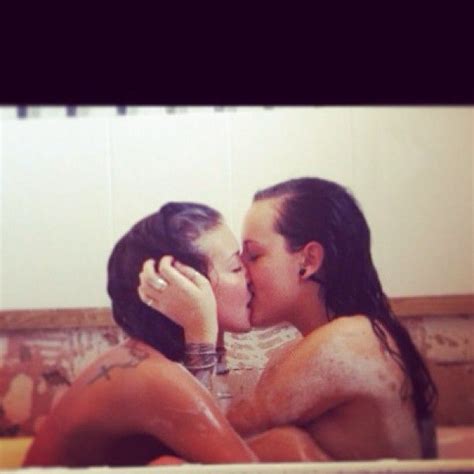 bubble bath lesbian hardcore sex pictuers