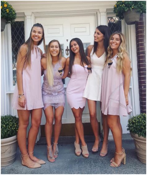 What Are The Best Dresses For Girls To Wear In College