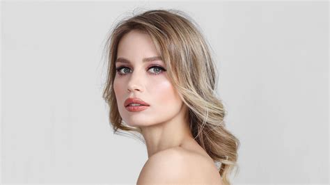 makeup for pale skin tips for fair complexions l oréal paris