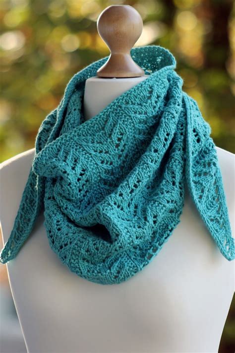 true blue shawlette  knit shawl patterns  knitting knitting