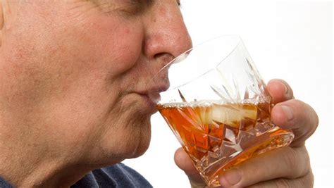 Older Adults Who Binge Drink Face Risk For Dementia Cbs News