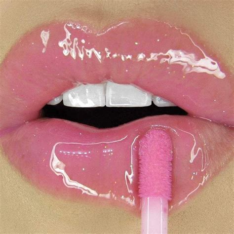 winky lux lip gloss pink lemonade pucker  lip plumper pink lip