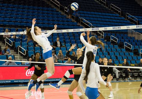 Colorado Whitewashes Women’s Volleyball Setting Up