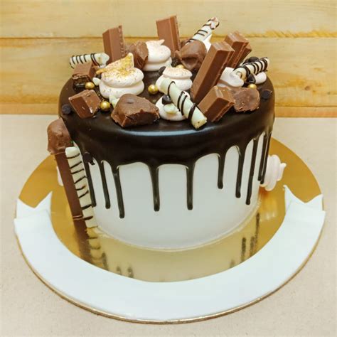 luscious chocolate drip cake winni
