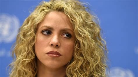 Shakira Tour Kette Mit Nazi Symbol Wird Nicht Mehr Verkauft Kurier At