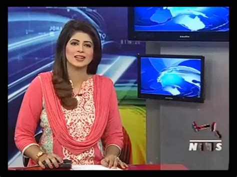 Pakistani Spicy Newsreaders Hot News Anchor Of Waqt News Madiha Masood