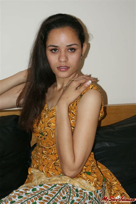 tasty jasmine in shalwar suit showing her pink pussy at indian paradise