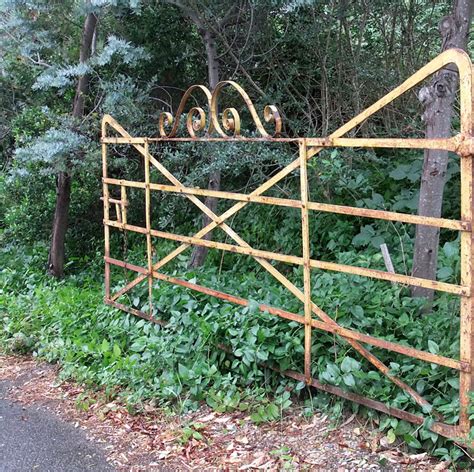travels      country gate
