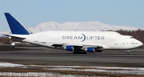 boeing dreamlifter airlinereporter