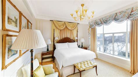 luxury suites  rooms  central london  savoy