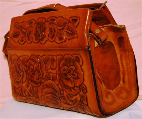 vintage hand tooled leather handbag purse  chicvintagewear