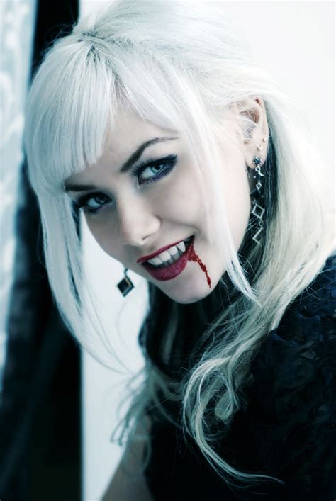 25 Super Female Vampire Photos Web3mantra