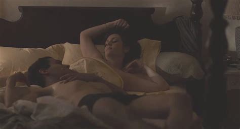 naked melanie lynskey in hello i must be going