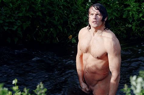 39 of the sexiest borderline nsfw moments from outlander
