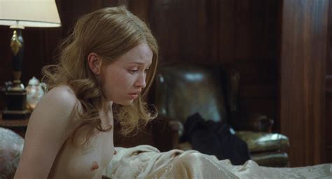 naked emily browning in sleeping beauty