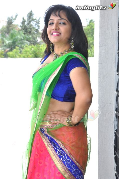 roshini  tamil actress  images gallery stills  clips indiaglitzcom