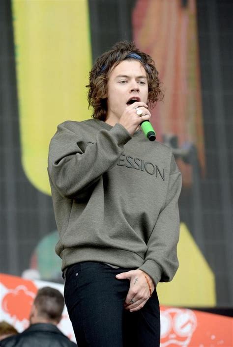 one direction s harry styles gives himself a sex ban metro news
