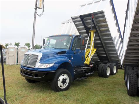 tandem axle blue  international grain truck truck  trailer cool trucks tandem axle