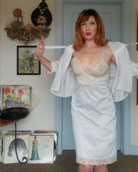 Sold 30 M L Hot To Trot Vintage 1950s Bed Jacket And Nightgown Set