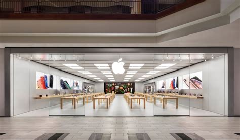 apple stores   malls  reopen    cult  mac