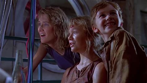 Woman Inherits The Earth The Female Power Of Jurassic Park Syfy Wire