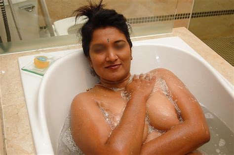 Indian Mature Wife Showing Her Big Tits And Hairy Pussy 34 Pics