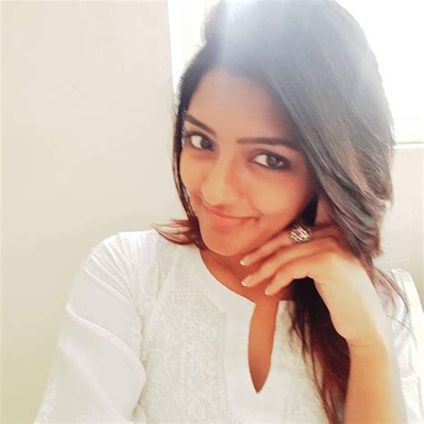 beautiful tollywood actress eesha rebba latest hd images