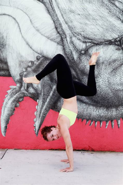 I Did A Handstand Every Day For A Year Here S What I Learned
