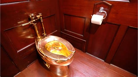 solid gold toilet stolen  blenheim palace birthplace  winston