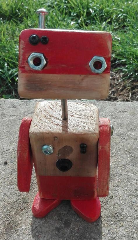 petit robot de bois recycle realise main modele unique