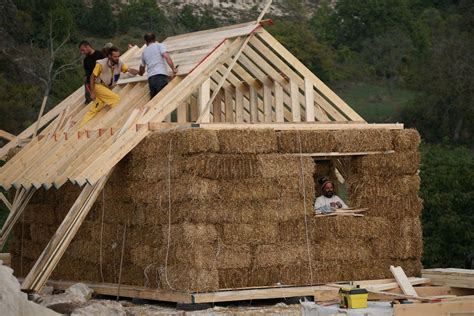 reasons    build straw houses     lifegate