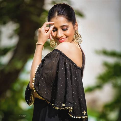 Telugu Anchor Rashmi Gautam Latest Photos In Black Dress