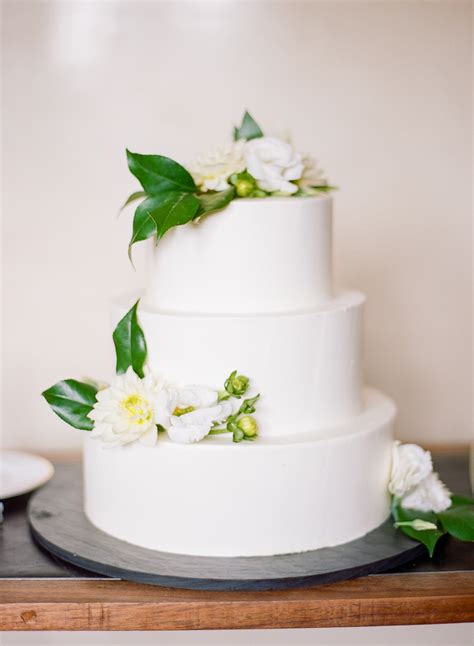 Fresh Flower Wedding Cakes 15 Ideas For Adding Real Blossoms To Your