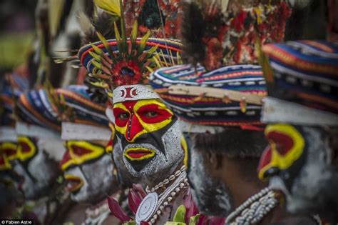 inside the largest tribal gathering in the world in papua new guinea daily mail online