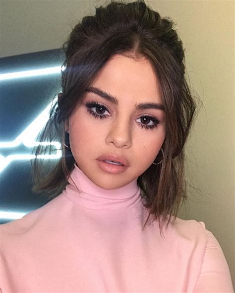 the original celebrity photos on twitter selena gomez 🔥🤤💦 what would