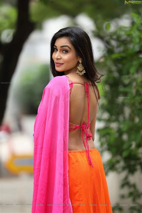 saree seduction sanjana anne in pink backless blouse
