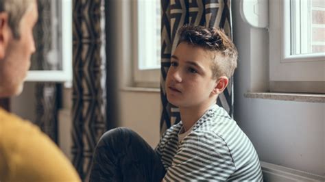 ways  support  teenagers mental wellbeing
