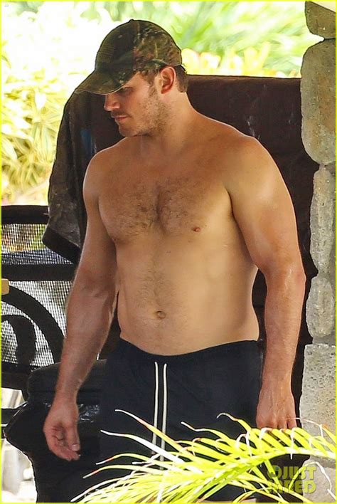 Chris Pratt Goes Shirtless Shows Off His Hot Body In
