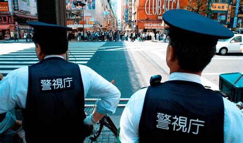 do japanese police carry guns the tokyo tourist