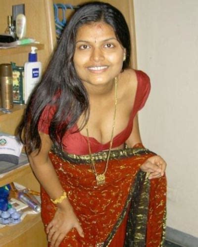 Masala Aunty Saree Stripping Photos Gallery Hot Mallu Aunties
